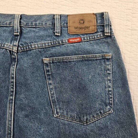 Wrangler Jeans Men's 38x32 Regular Fit Straight Leg Medium Wash 965T1DS EUC - Picture 14 of 16